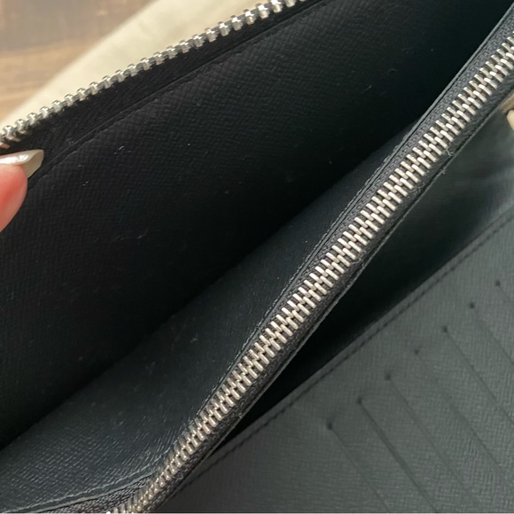 xSOLDx Louis Vuitton - Damier Graphite Vertical Zippy Wallet - Picture 13 of 13